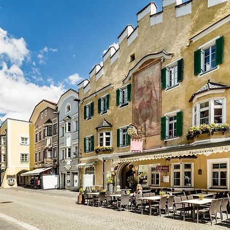 Hotel Restaurant Lilie Випитено Екстериор снимка