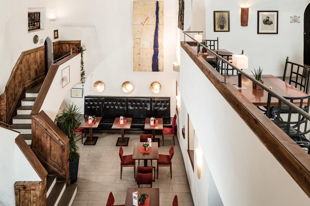 Hotel Restaurant Lilie Випитено Екстериор снимка
